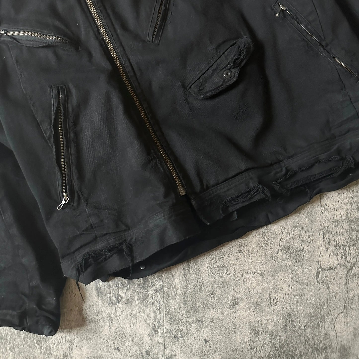 Pre-22 Sample Julius_7 Distressed Asymmetric 12oz Denim Jacket - 269archive