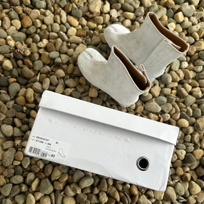 ‘Painted’ Concrete White Tabi Boots  Shoes 269archive