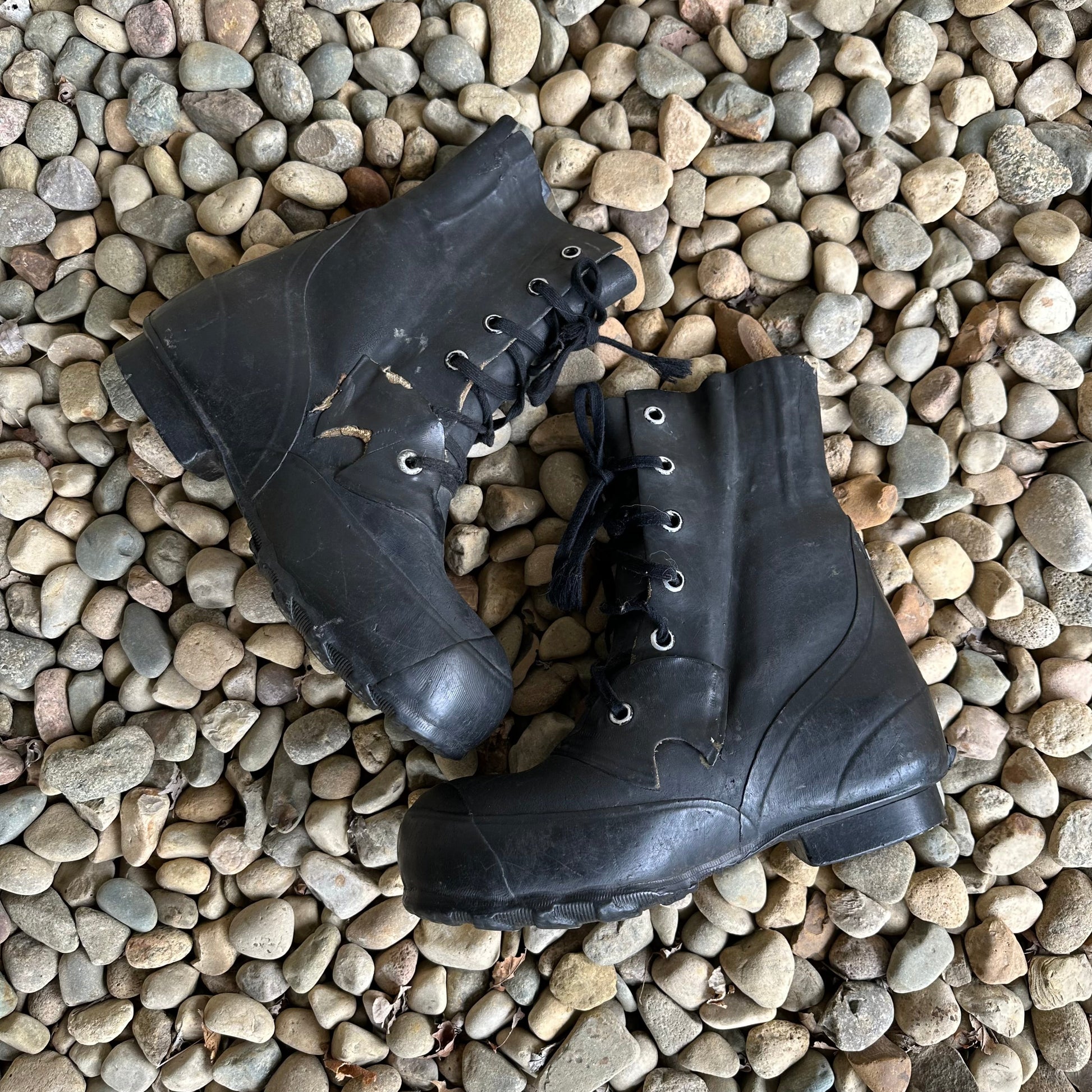 Vintage Military ‘Bunny Boots’ 8XW   269archive