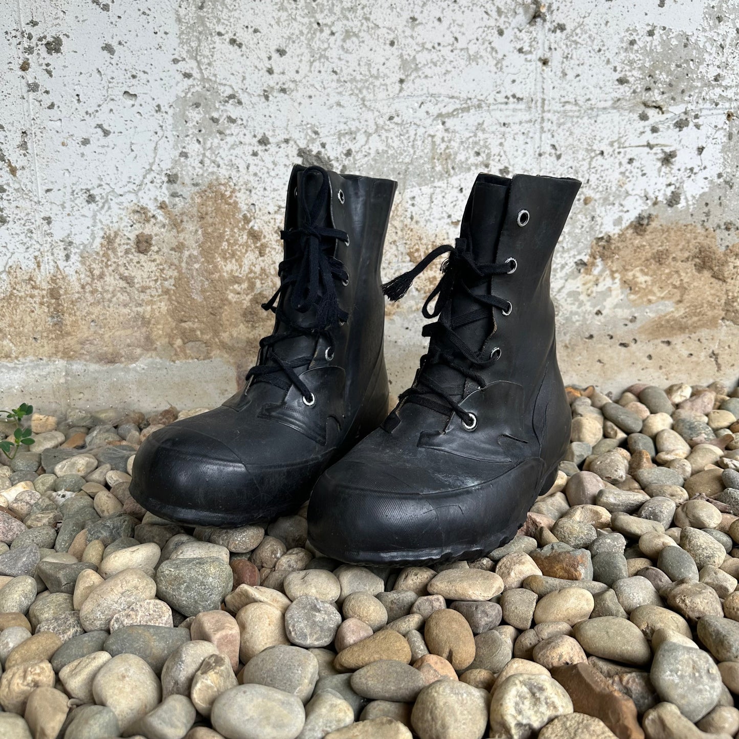 Vintage Military ‘Bunny Boots’ 8XW   269archive