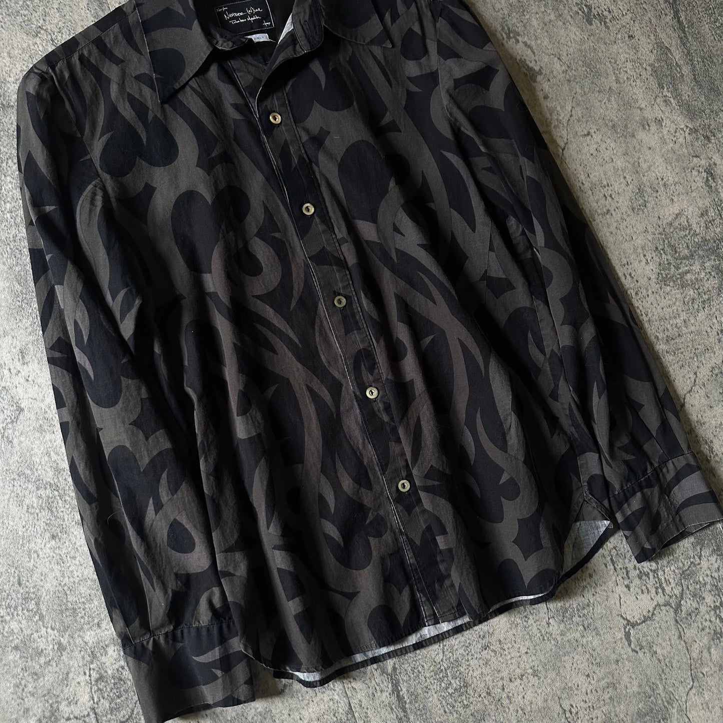 AW04 Number (N)ine Japan Exclusive “Tribal Print” Button-Up - 269archive