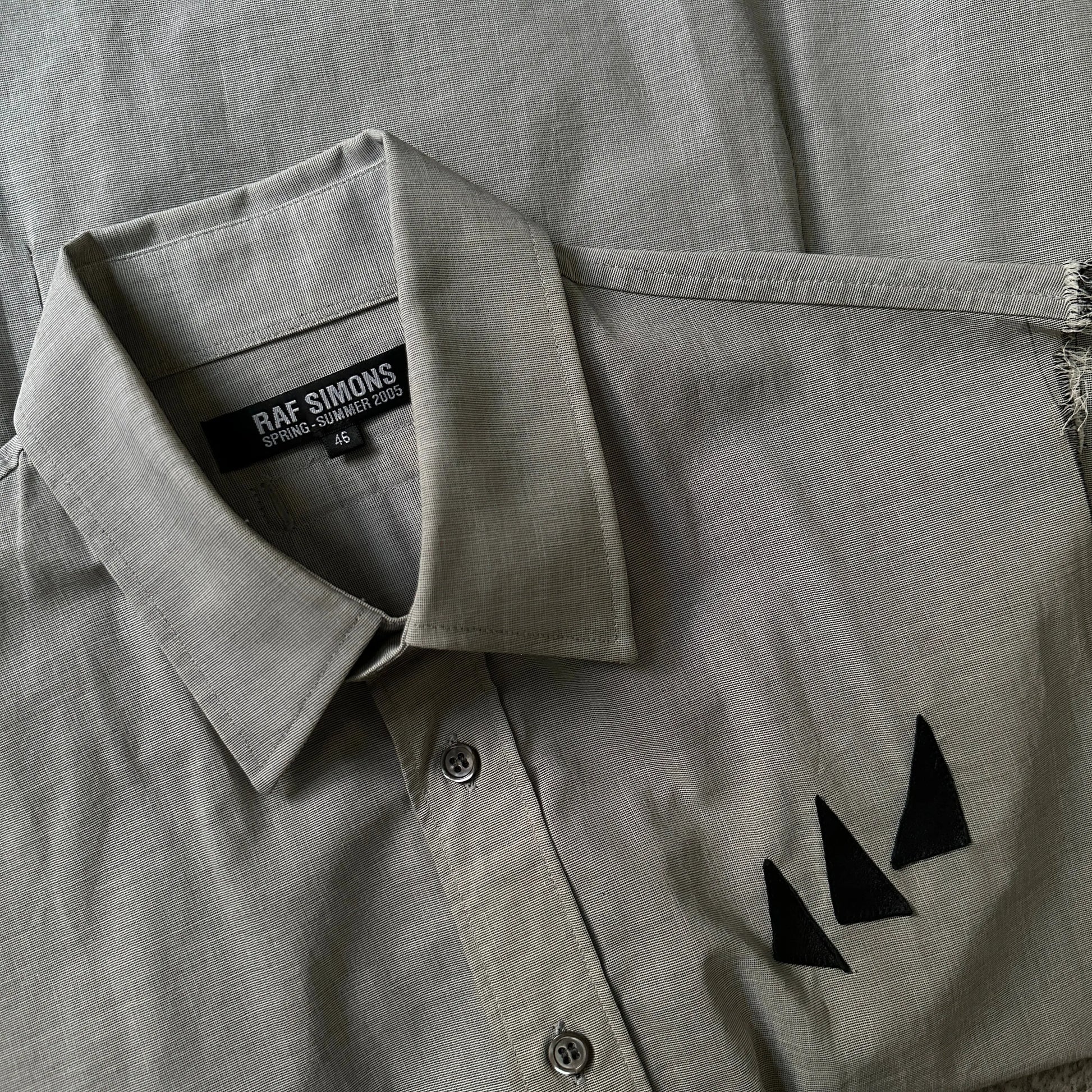 SS05 Raf Simons “History of the World” Cut-Off Shirt - 269archive